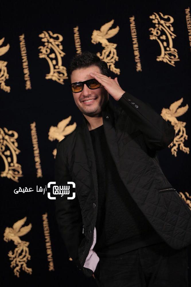 جواد عزتی در اکران فیلم سینمایی «تنگه ابوقریب» در کاخ سی و ششمین جشنواره فیلم فجر