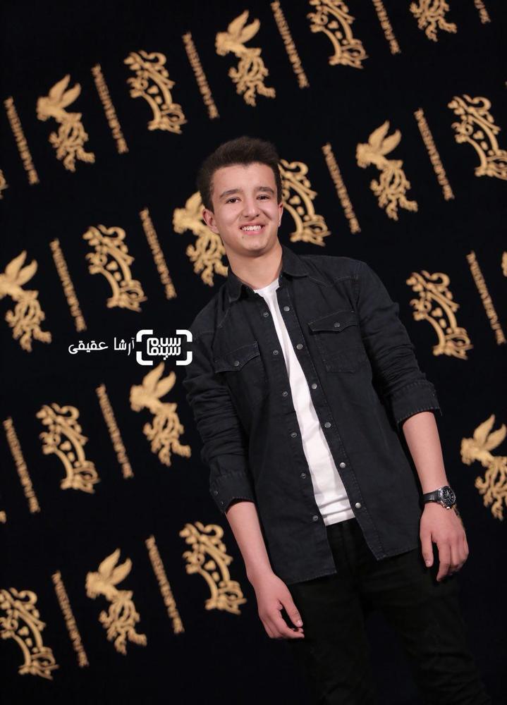 مهدی قربانی در اکران فیلم «تنگه ابوقریب» در کاخ سی و ششمین جشنواره فیلم فجر