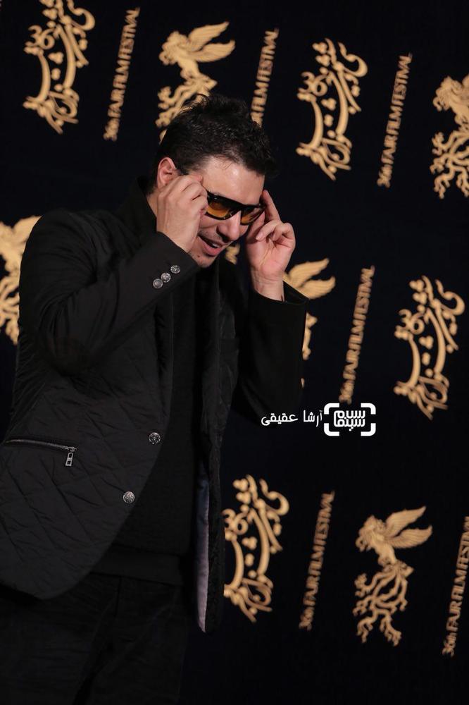 جواد عزتی در اکران «تنگه ابوقریب» در کاخ سی و ششمین جشنواره فیلم فجر