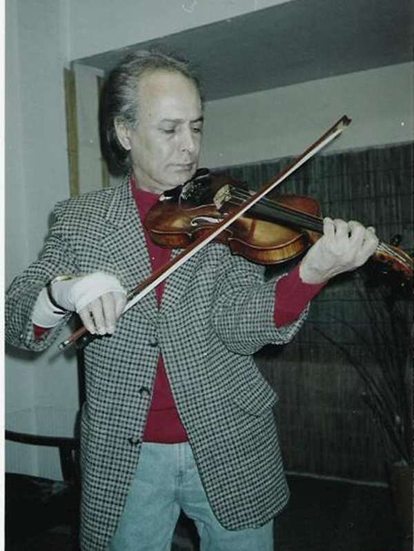 سیاوش زندگانی