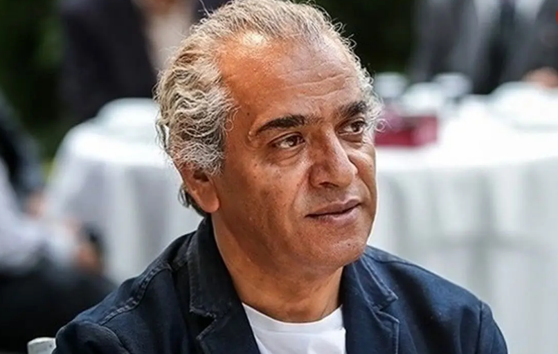 سفر در زمان؛ «اصغر همت» در 30 سالگی در کنار «کامران ملک مطیعی» در پشت‌صحنه یک تئاتر