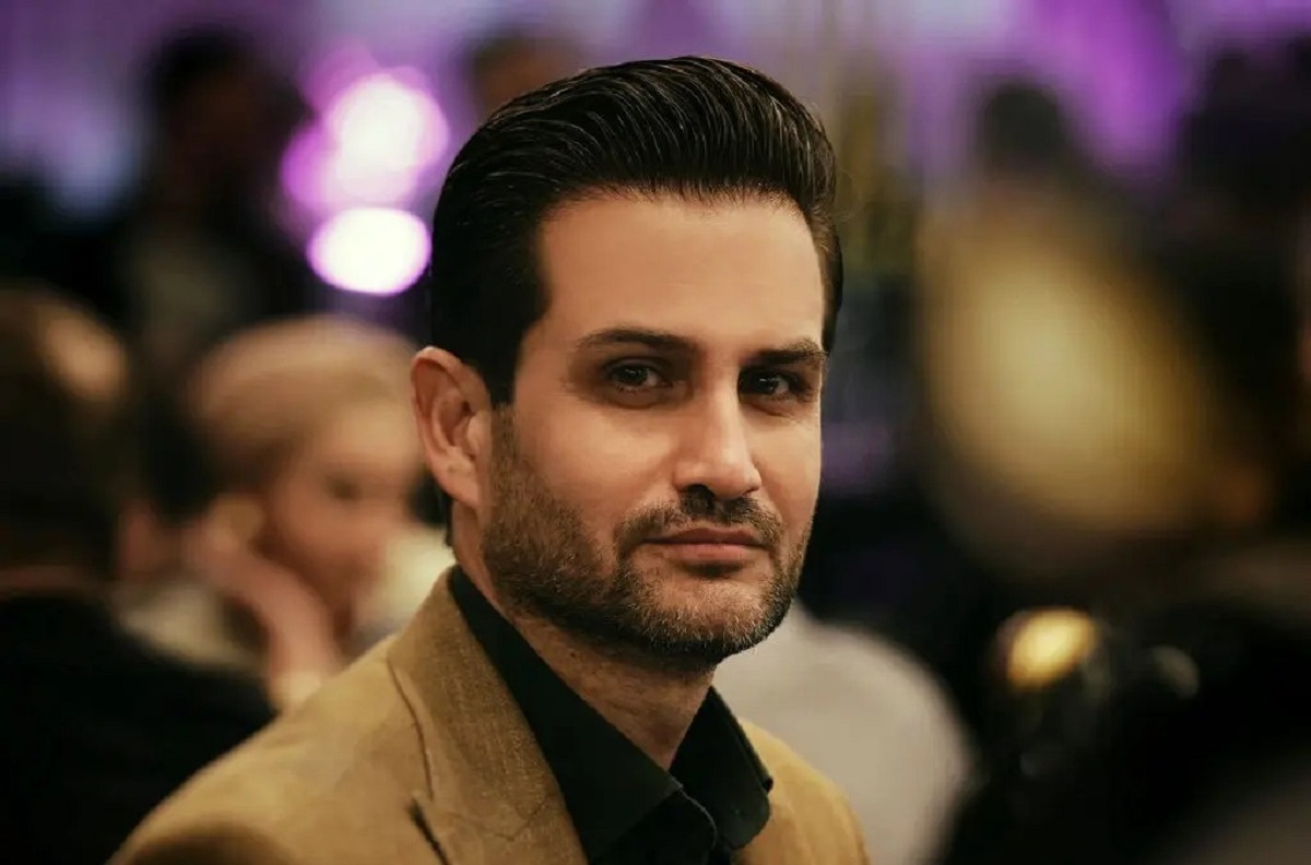 تصویری پر احساس از ستاره سریال خط قرمز در کنار مادرش + عکس