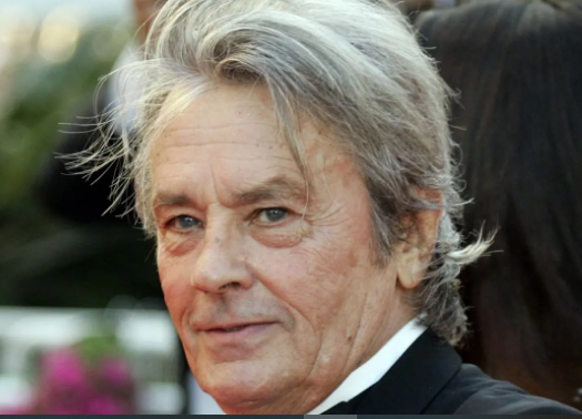 سفر در زمان؛ «آلن دلون» در حاشیه جشنواره فیلم کن؛ سال 1340