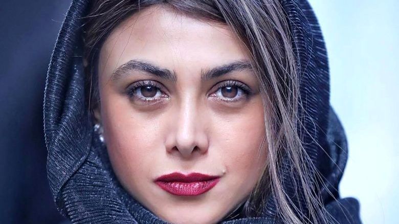 آزاده صمدی جذابتر از همیشه با یک استایل رسمی