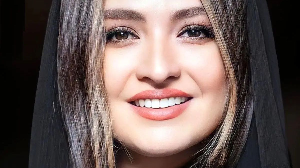 رونمایی گلاره عباسی از نخستین کتاب خود