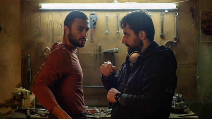 نقد فیلم «اسکورت»؛ وقتی سینما پیش از قضاوت، به شنیدن می‌رسد