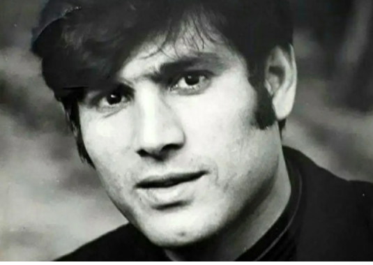 سفر در زمان؛ «نعمت‌الله آغاسی» در یک مهمانی خصوصی؛ دهه 60