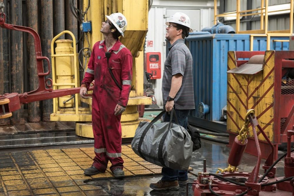 مارک والبرگ و دیلان او برین در فیلم «دیپ‌واتر هوریزن»(Deepwater Horizon)