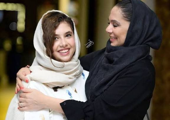 تصویری جالب از نفس بازغی و مهدیار کلائی در پشت صحنه سریال مو به مو