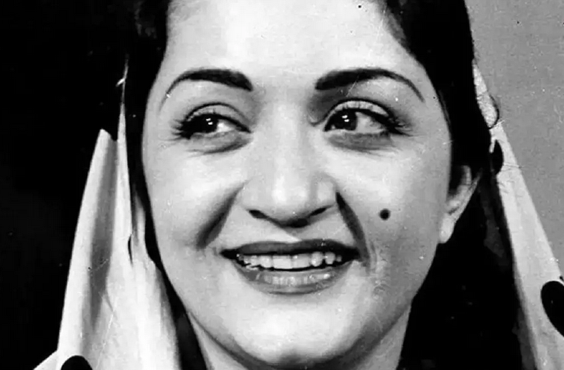 سفر در زمان؛ «شهلا ریاحی» در دوران پیری و در کنار همسرش؛ دهه 80