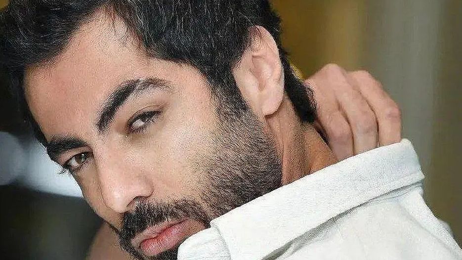 نگاهی به چیدمان مدرن و لوکس خانه مجردی نوید پورفرج