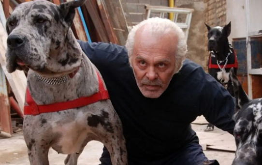 سفر در زمان؛ «جمشید هاشم پور» 24 ساله با اسلحه در «جهنم سفید»؛ سال 47