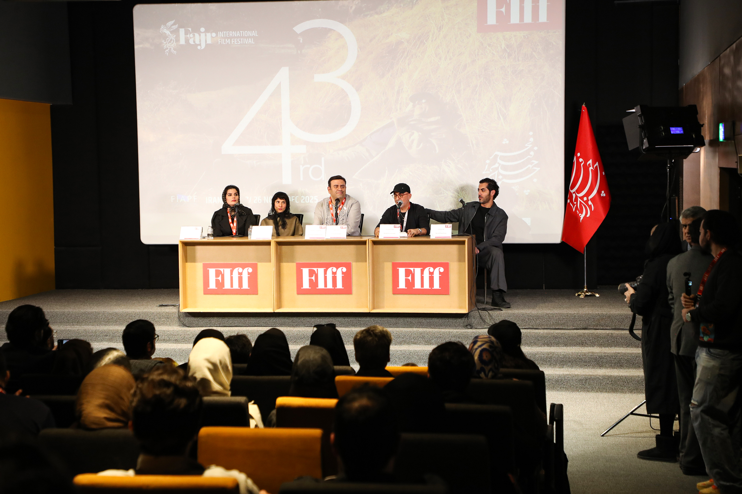 نشست فیلم سینمایی «زمانی در ابدیت»؛ فیلمی با فرم شاعرانه