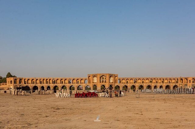 کنسرت بر بستر خشک زایندهرود؛ نشانهای از نابودی؟