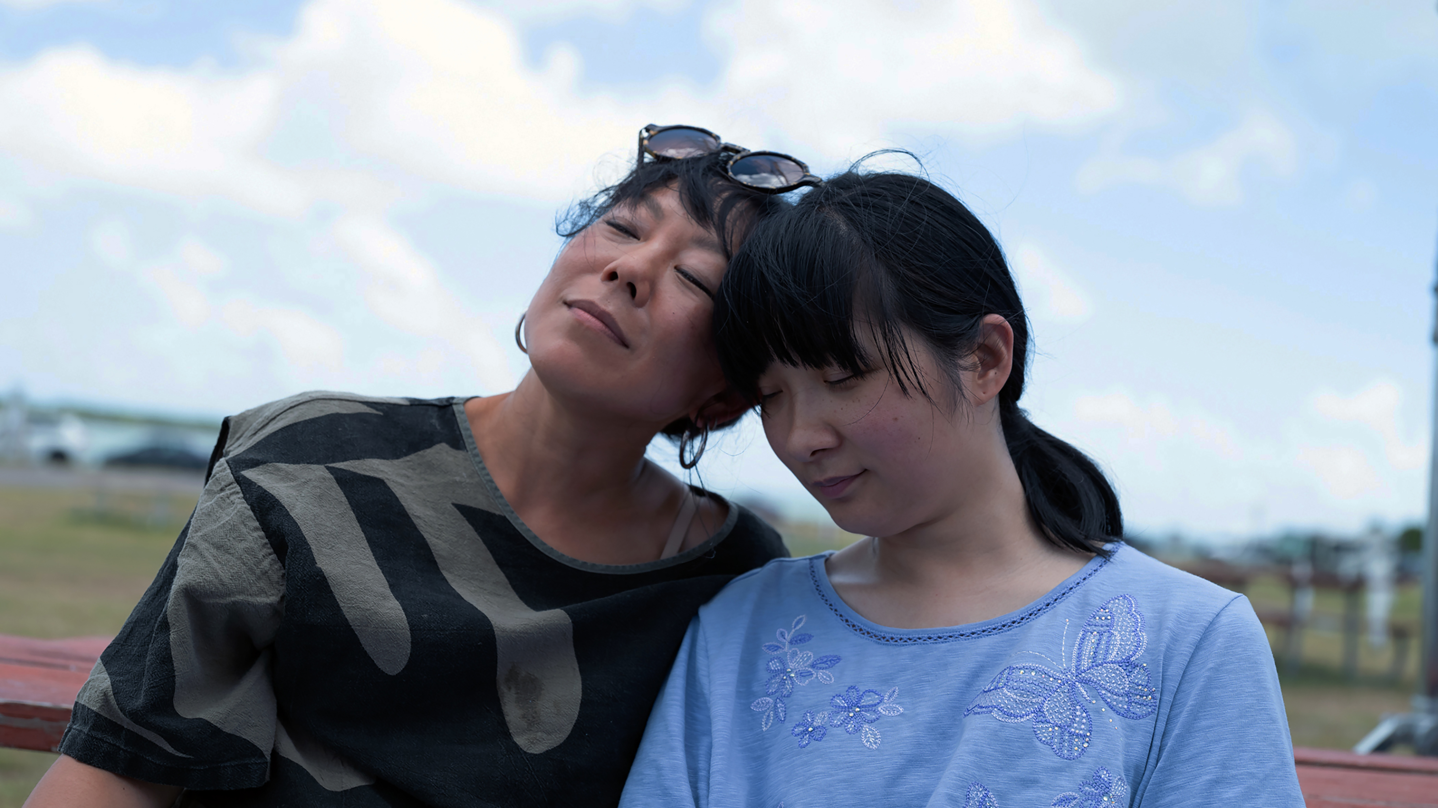 نقد کوتاهی بر Take Me Home: روایتِ سختِ عشق خانوادگی در مواجهه با واقعیت‌ِ بی‌رحم زندگی