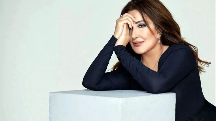عقرب، خواننده مشهور را زد!