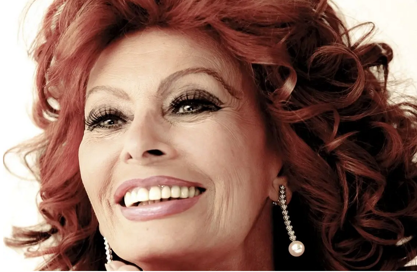 سفر در زمان؛ «سوفیا لورن 21 ساله» در پشت صحنه یک فیلم در ایتالیا؛ سال 1333