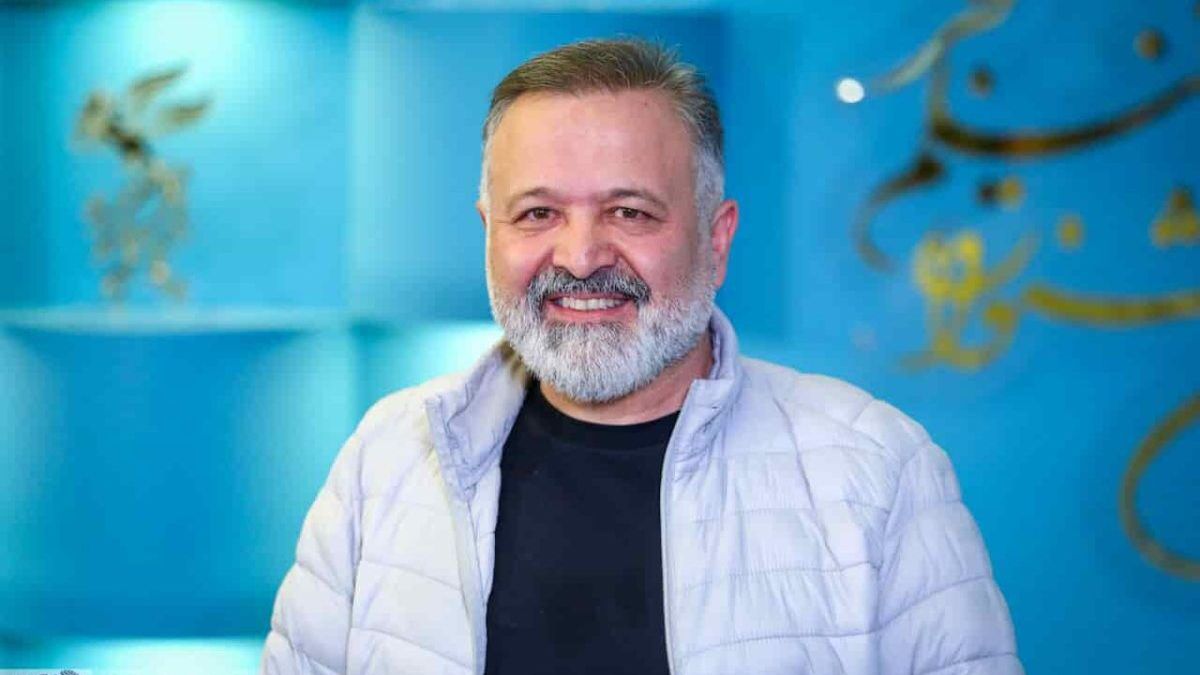 سلفی متفاوت بازیگر سریال نون خ در یک مکان مذهبی