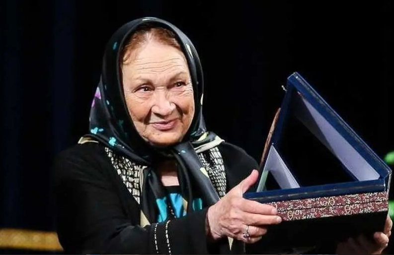 سفر در زمان؛ چهرۀ «پری امیرحمزه» در 40 سالگی در اولین فیلمش؛ سال 54