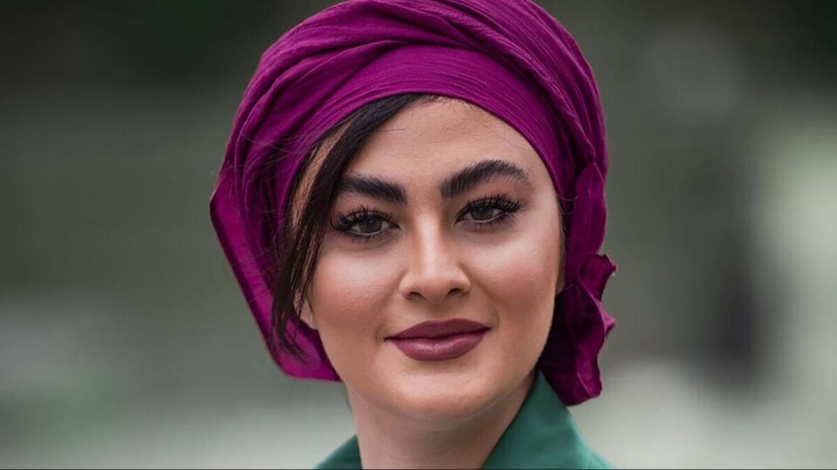 مریم مومن:« پدرم گفت می خواهد مادرم را ادب کند»/ «روزی زنگ زدم که عروسی پدرم با زن جدیدش بود»