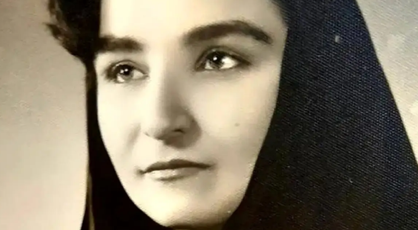 سفر در زمان؛ «پروین سلیمانی» در 85 سالگی در مراسم تشییع مهری مهرنیا؛ سال 87