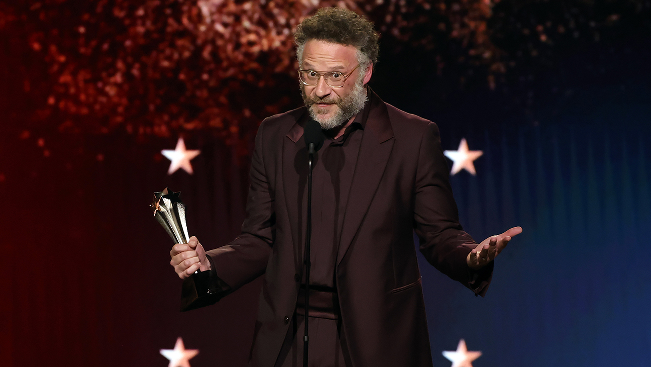 شوخی ست روگن پس از بردن جایزه منتخب منتقدان: می‌توانم این هفته تراپی را کنسل کنم