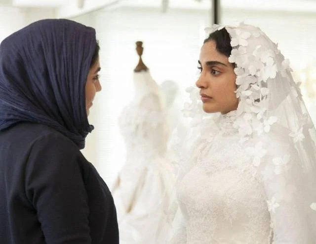 الهه حصاری با لباس عروس