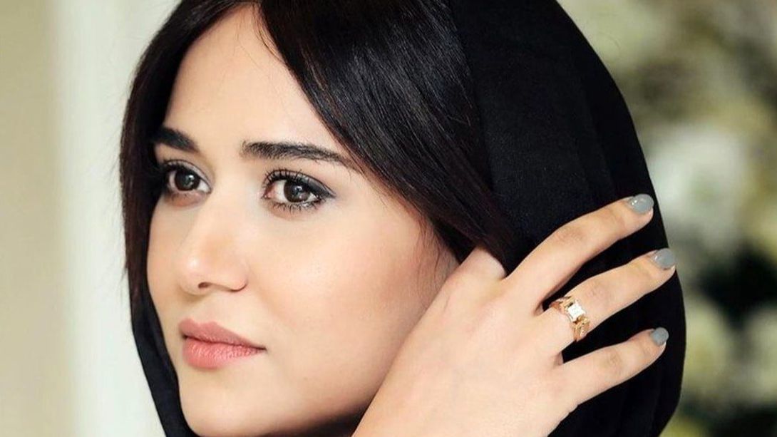 گریم دیدنی پریناز ایزدیار در تئاتر موزیکال بینوایان