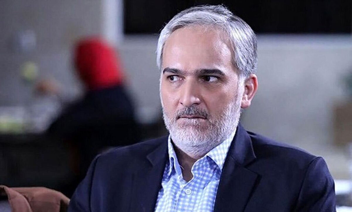 بیژن بنفشهخواه، بازیگری که به جای ارژنگ امیرفضلی به مردم امضاء میدهد