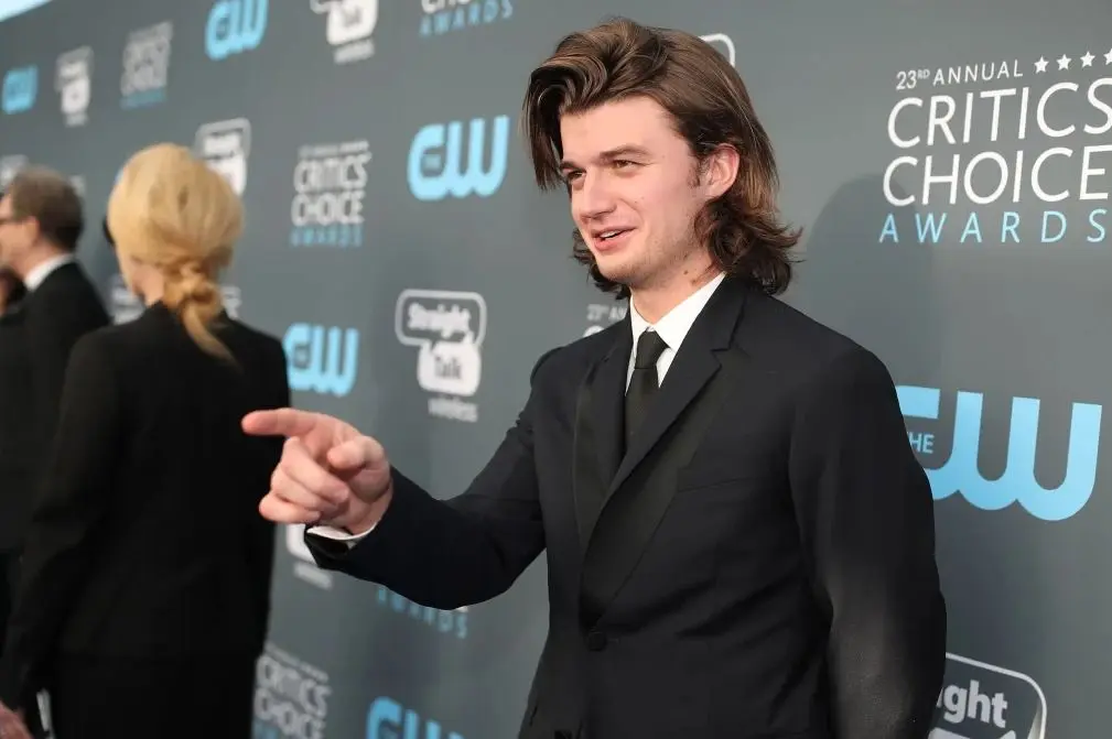 ستاره Stranger Things با یک ترانه جای تیلور سویفت را در صدر جدول اسپاتیفای گرفت