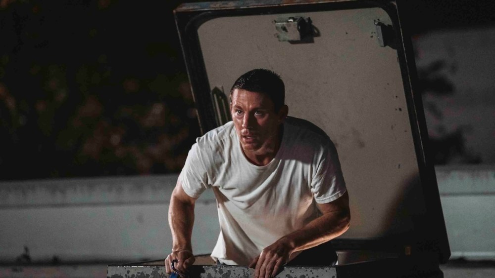 نقد فیلم Roofman؛ کمدی-رمانتیک تیره‌ای با زوجی دوست‌داشتنی و محکوم به شکست