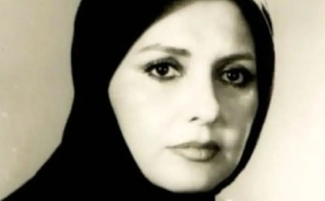 عکس| سفر در زمان؛ «گوگوش» در نوجوانی و در حال اجرا با پدرش؛ اوایل دهه 40