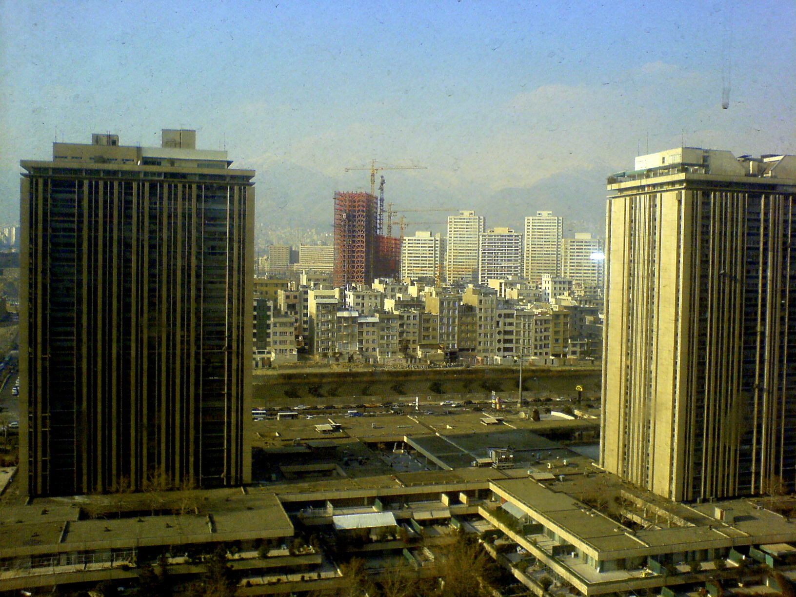 پشت پرده دستگیری هنرمندان در برج آ.اس.پ | آیا پای ک.د در میان است؟