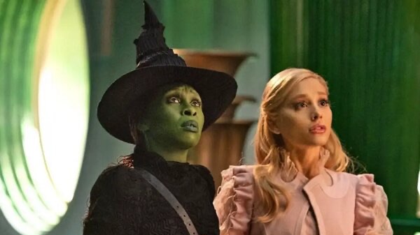 قمار خطرناک یونیورسال برای موزیکال ۲ قسمتی در گیشه جواب داد