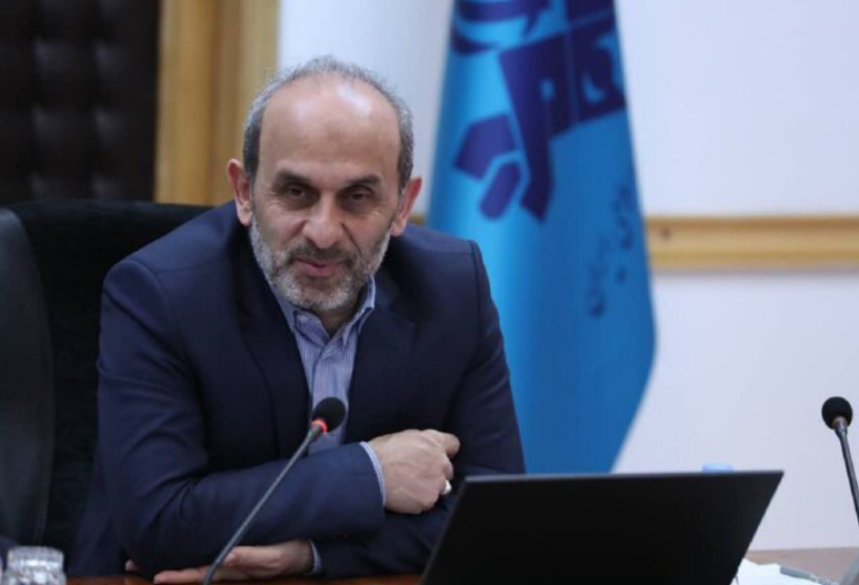 رییس صداوسیما در دفتر کار جدیدش پس از موشک‌باران ساختمان شیشه‌ای + عکس