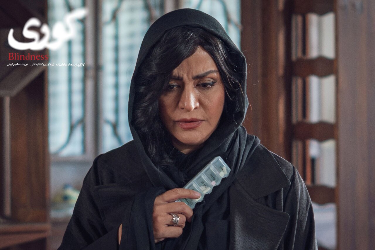 نقد تند مسعود فراستی از بازی مریلا زارعی در سریال &laquo;کوری&raquo;/ بدترین عنصر سریال است
