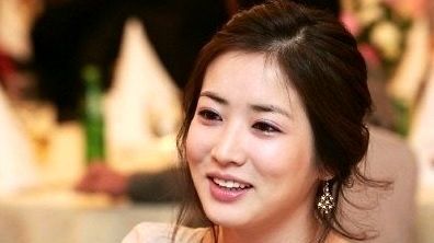 عکس| سفر در زمان؛ «بانو یئون» (امپراتور بادها) در 32 سالگی در جلسۀ فیلمنامه‌خوانی یک سریال