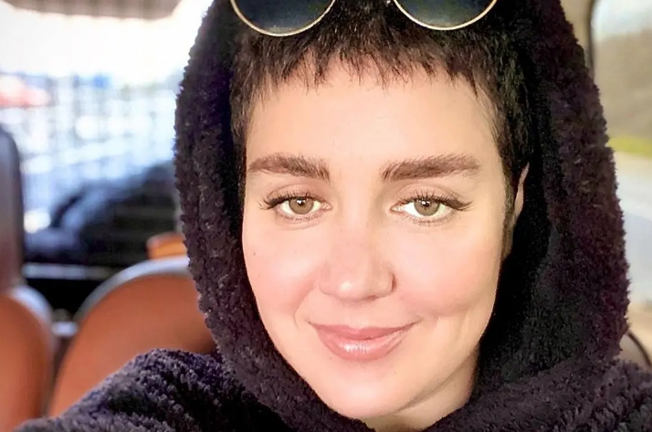 سفر در زمان؛ چهرۀ «افسانه پاکرو» در 22 سالگی در اولین فیلمش؛ سال 84