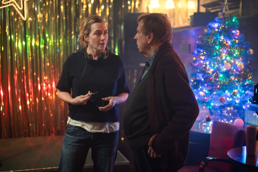 کیت وینسلت: نمی‌توانستم در Goodbye June سه نقش را همزمان انجام دهم