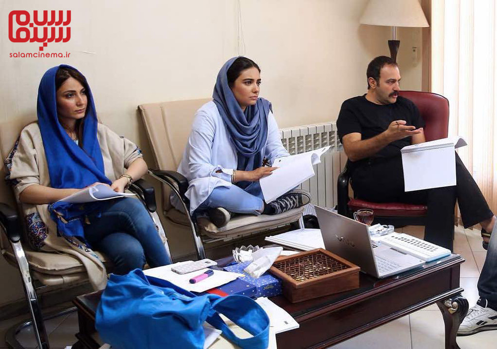 آرش مجیدی، لیندا کیانی و سمیرا حسنپور در پشت صحنه سریال «دل دادگان»