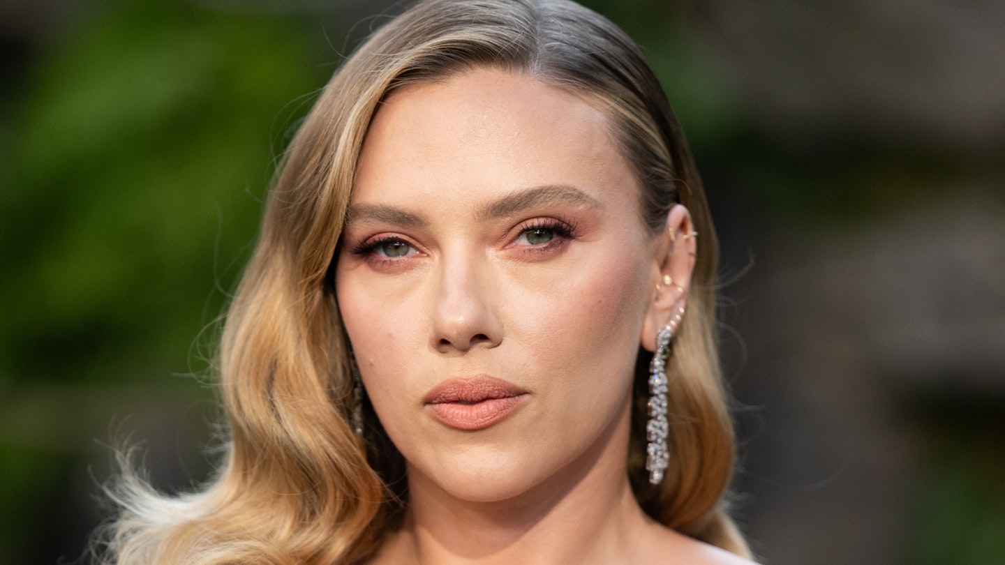 اسکارلت جوهانسون و صندلی کارگردانی دنیای ژوراسیک؛ آیا او فیلم بعدی را هدایت خواهد کرد؟