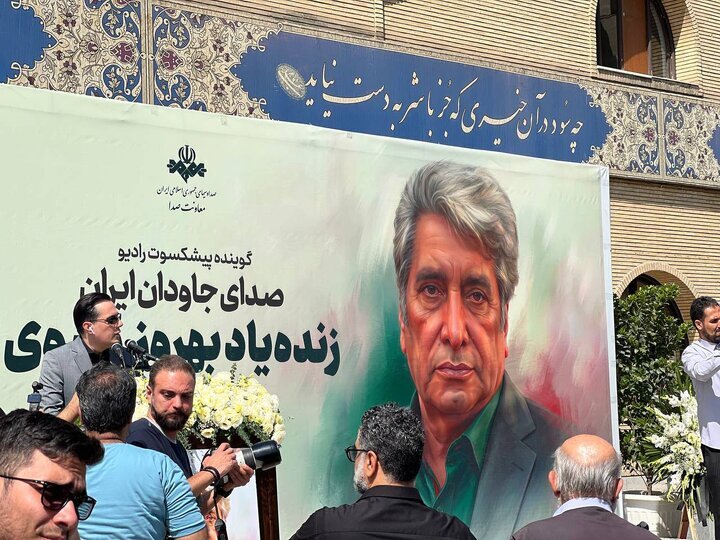 چهره‌هایی که برای وداع با پیکر بهروز رضوی آمدند |‌ ببینید