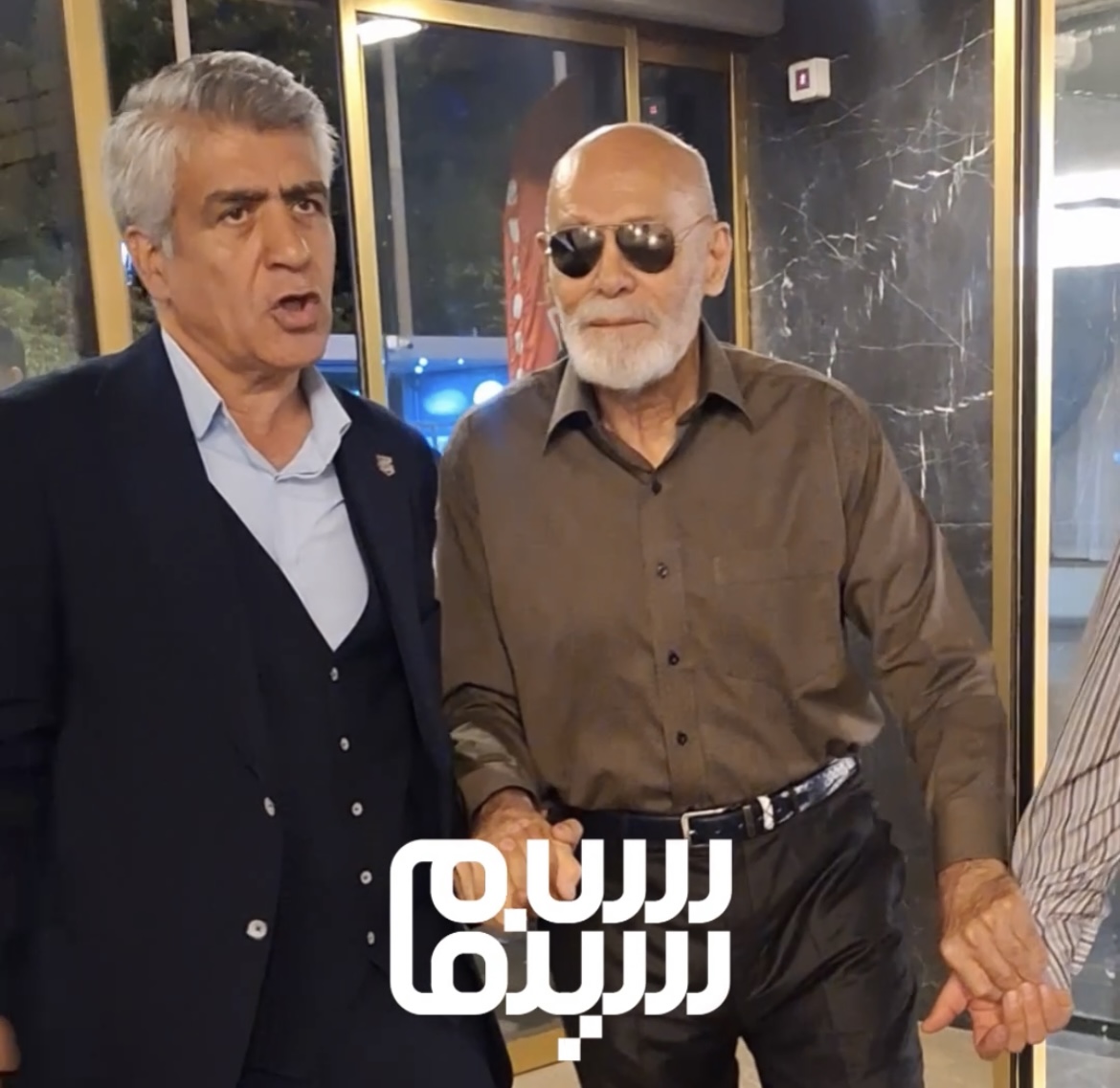 فیلم حضور جمشید هاشم پور در یک جشنواره بین المللی