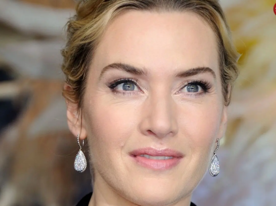 سفر در زمان؛ «کیت وینسلت» در 29 سالگی و با چهره متفاوت در نیویورک؛ سال 1383