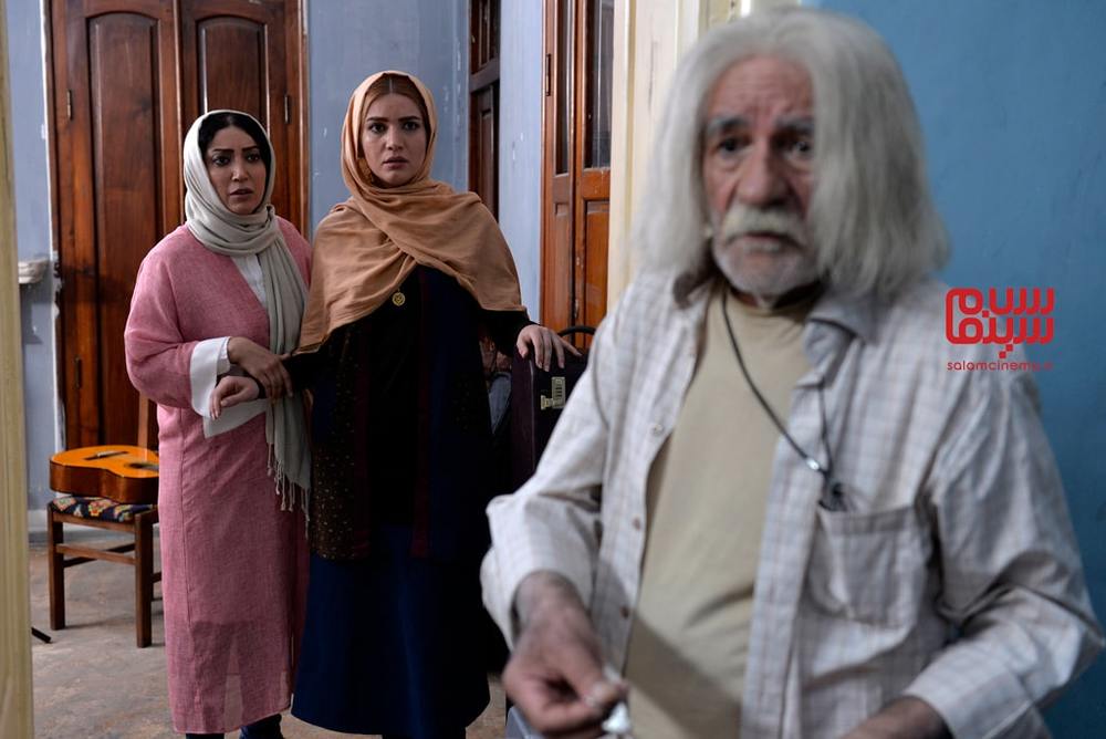 سعید پورصمیمی، نگار عابدی و متین ستوده در فیلم «نرگس مست»