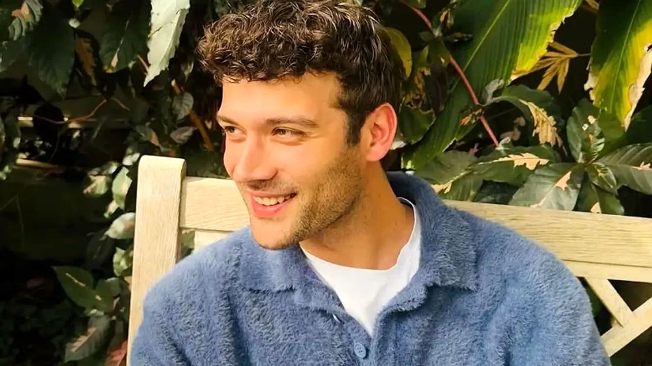 استایل خاص بازیگر جذاب و مشهور ترکیه در جشنواره فجر شیراز جلب توجه کرد+ عکس