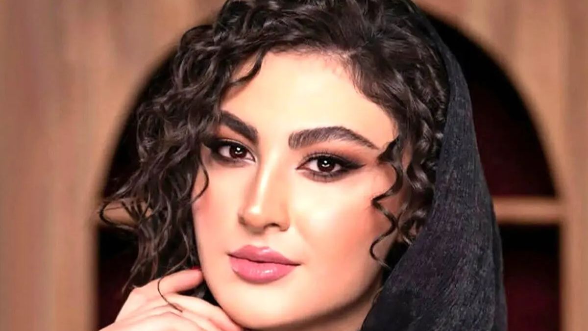 مریم مومن:« پدرم گفت می خواهد مادرم را ادب کند»؛ «روزی زنگ زدم که عروسی پدرم با زن جدیدش بود»