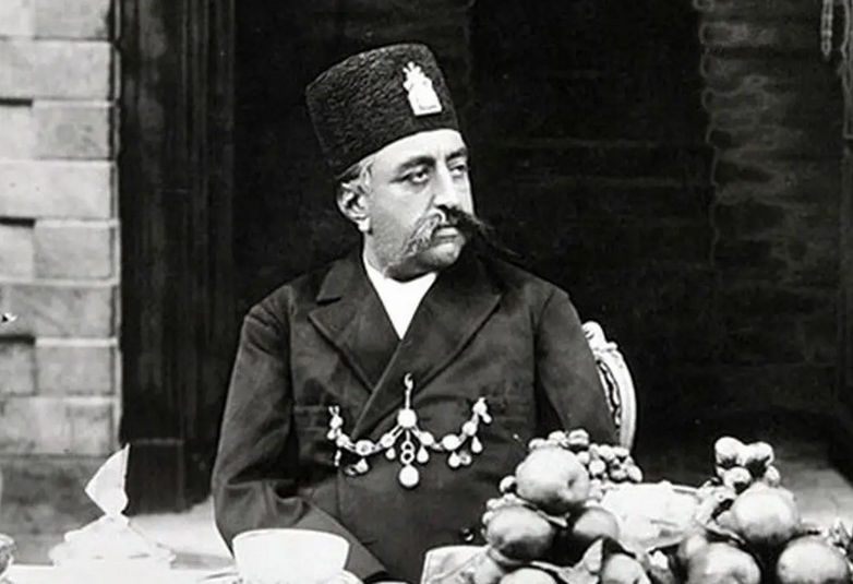 سفر در زمان؛ بازدید «مظفرالدین شاه» از ابزارآلات صنعتی