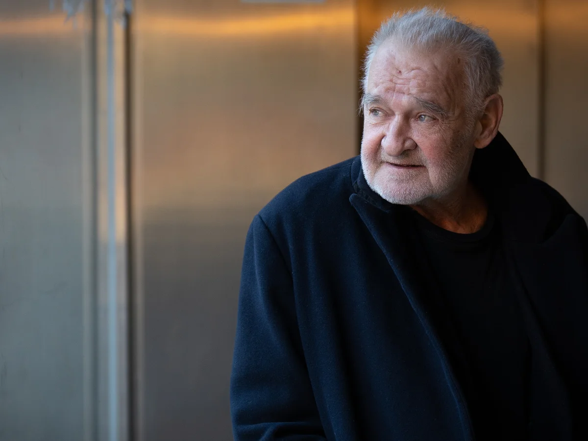 بلا تار درگذشت؛ سینمای مینیمال در سوگ + آثار و فعالیت‌ها