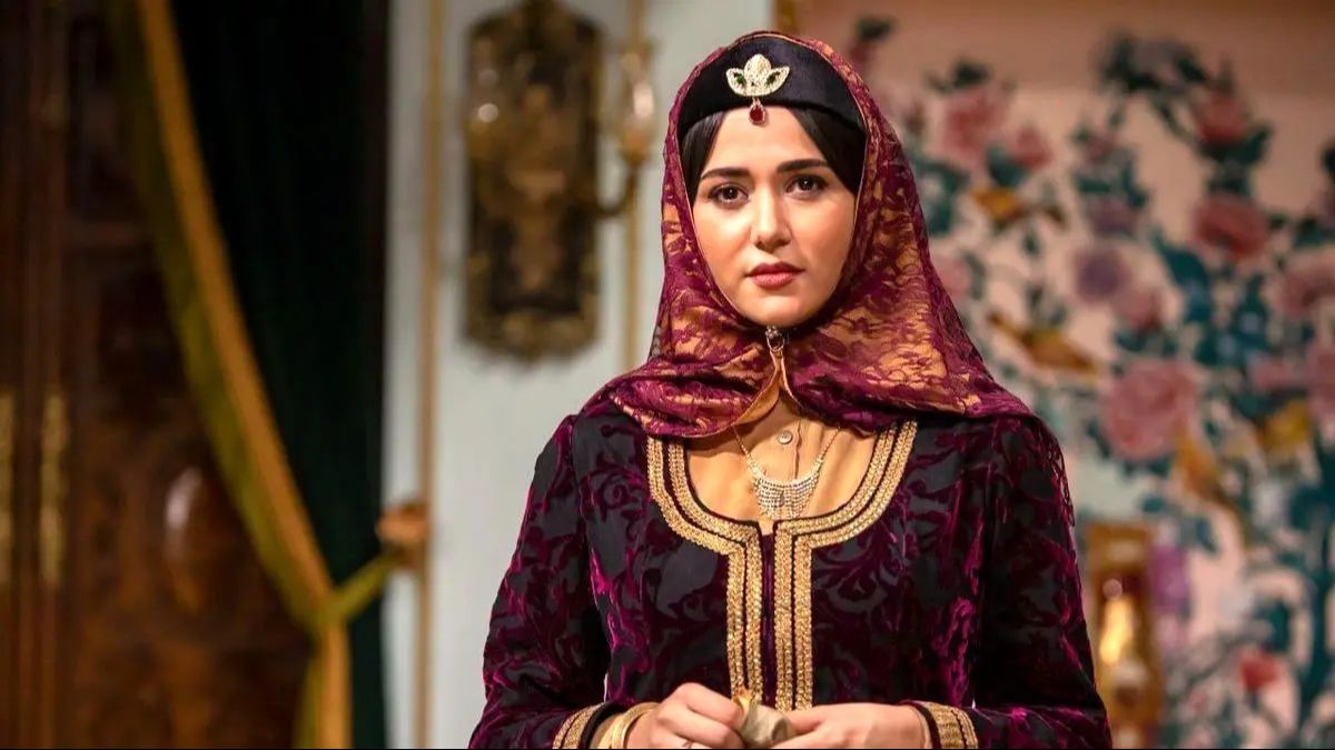 نگاهی عمیق به نقاشی عاشقانه ناصرالدینشاه از جیران خاتون / تصویری از عشقی واقعی که در تاریخ جاودانه شد!